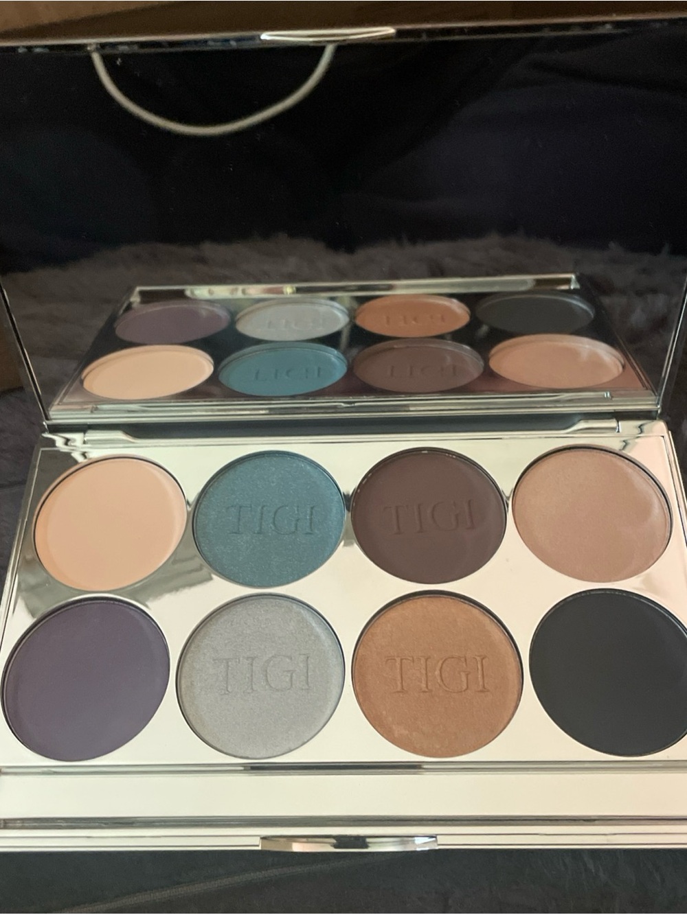 TIGI Cosmetics 764198 High Density Eyeshadow Pallet and Case of 8 Colors .